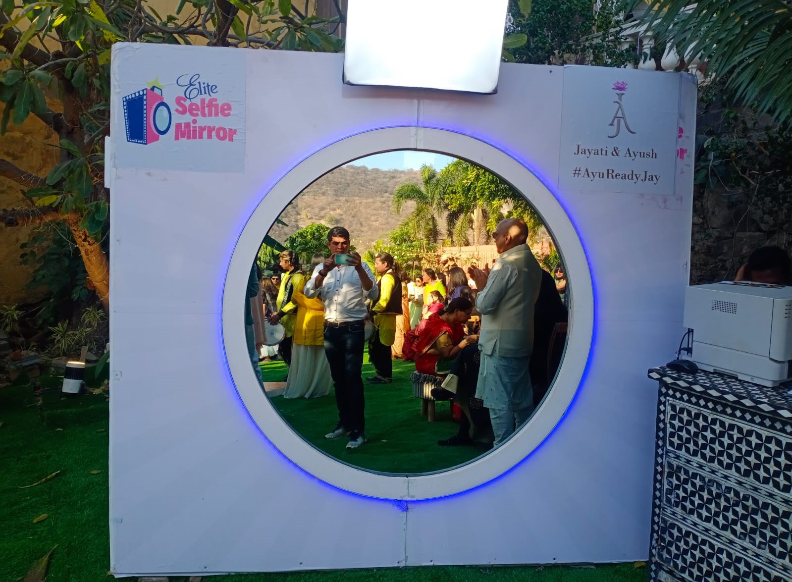 Elite Mirror Photobooth