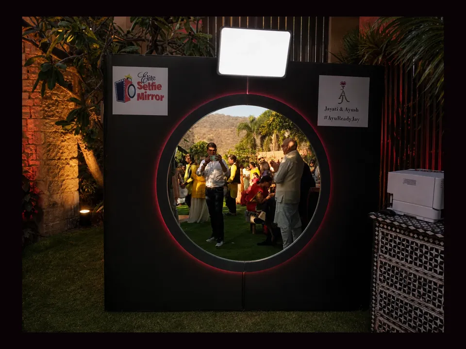 Elite Mirror Photobooth event experience by Magik Touch